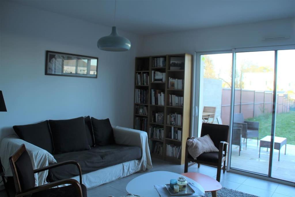 Jolie Chambre Dans Quartier Calme Eysines Buitenkant foto
